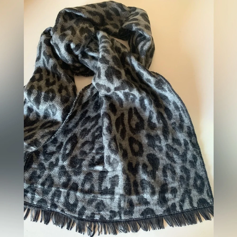 Belle by Kim Gravel Black & Gray Animal Print Wrap/Scarf